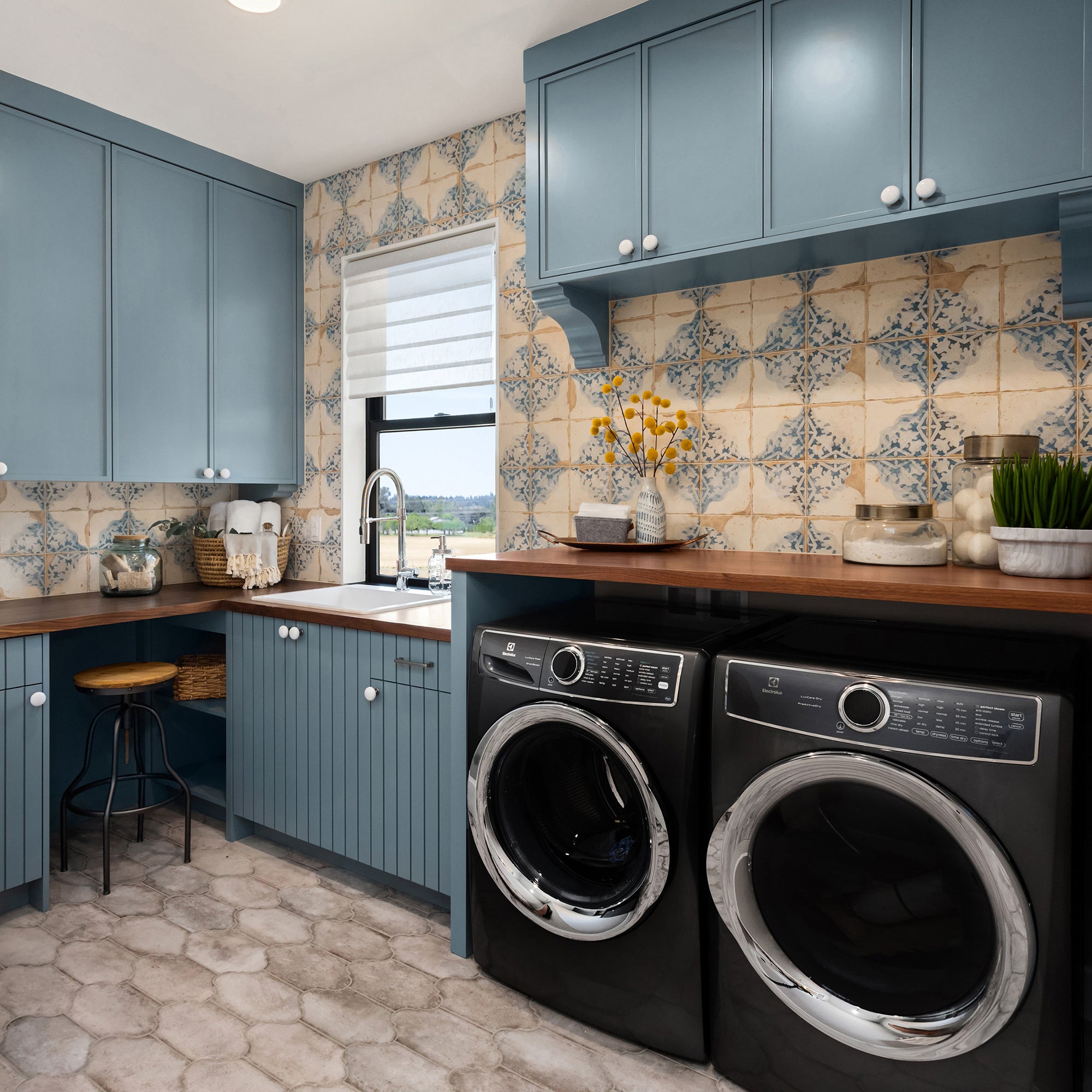 Merola Tile Distributors of America Banner